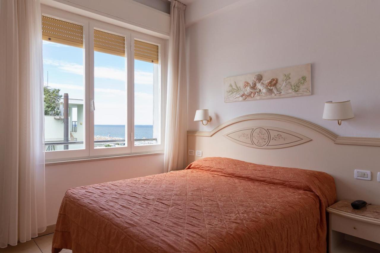 Hotel Mocambo Milano Marittima Exterior photo