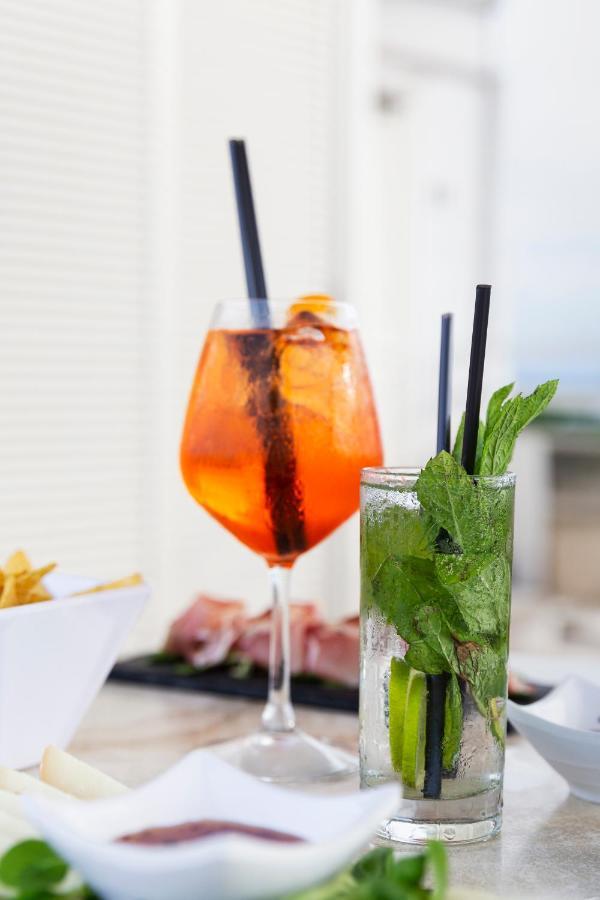 Hotel Mocambo Milano Marittima Exterior photo