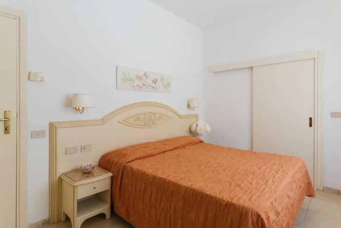 Hotel Mocambo Milano Marittima Exterior photo