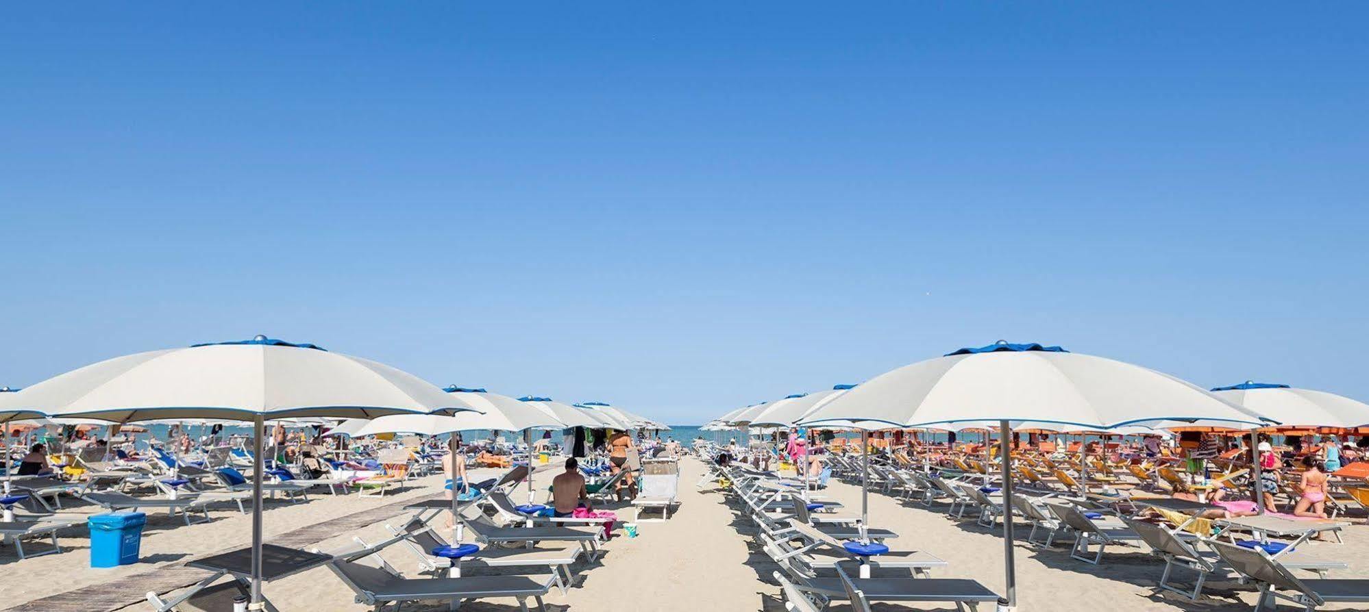 Hotel Mocambo Milano Marittima Exterior photo